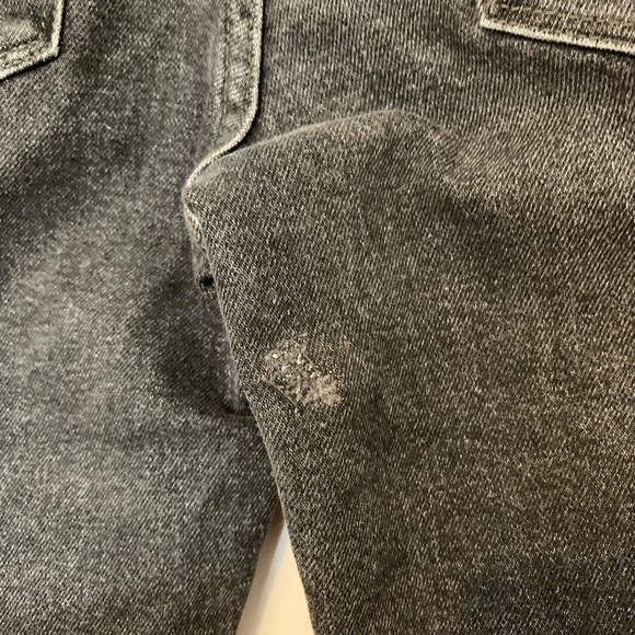 NWT Levi’s 711 Skinny Mid Rise Distressed Jeans - Picture 6 of 8